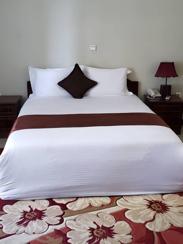 Minibar, in-room safe, iron/ironing board, free WiFi