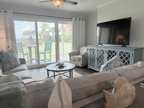 TV - Ciboney 1001 ground floor/pet friendly/pool/tennis (Miramar Beach)