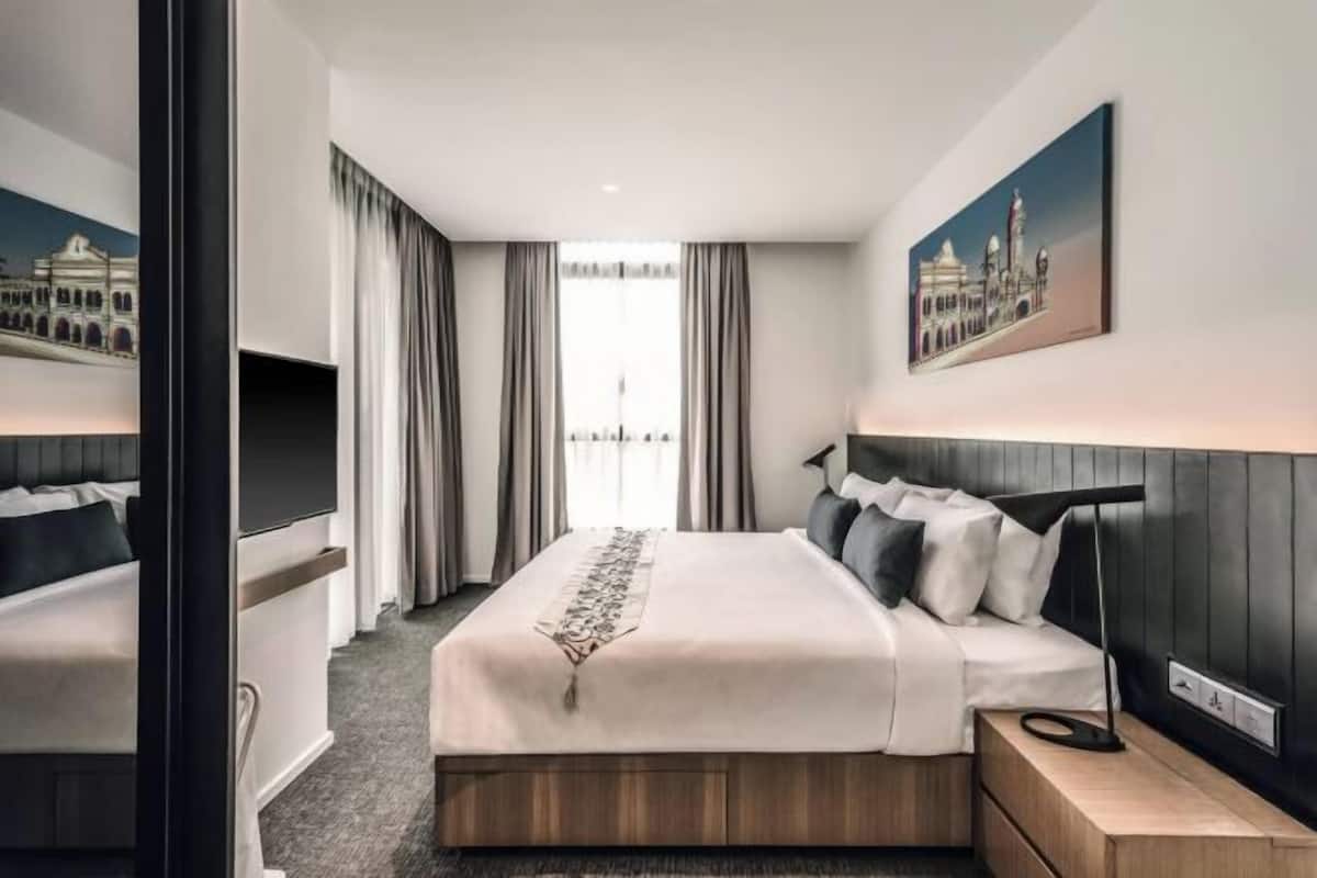 Premium bedding, pillow-top beds, in-room safe, desk