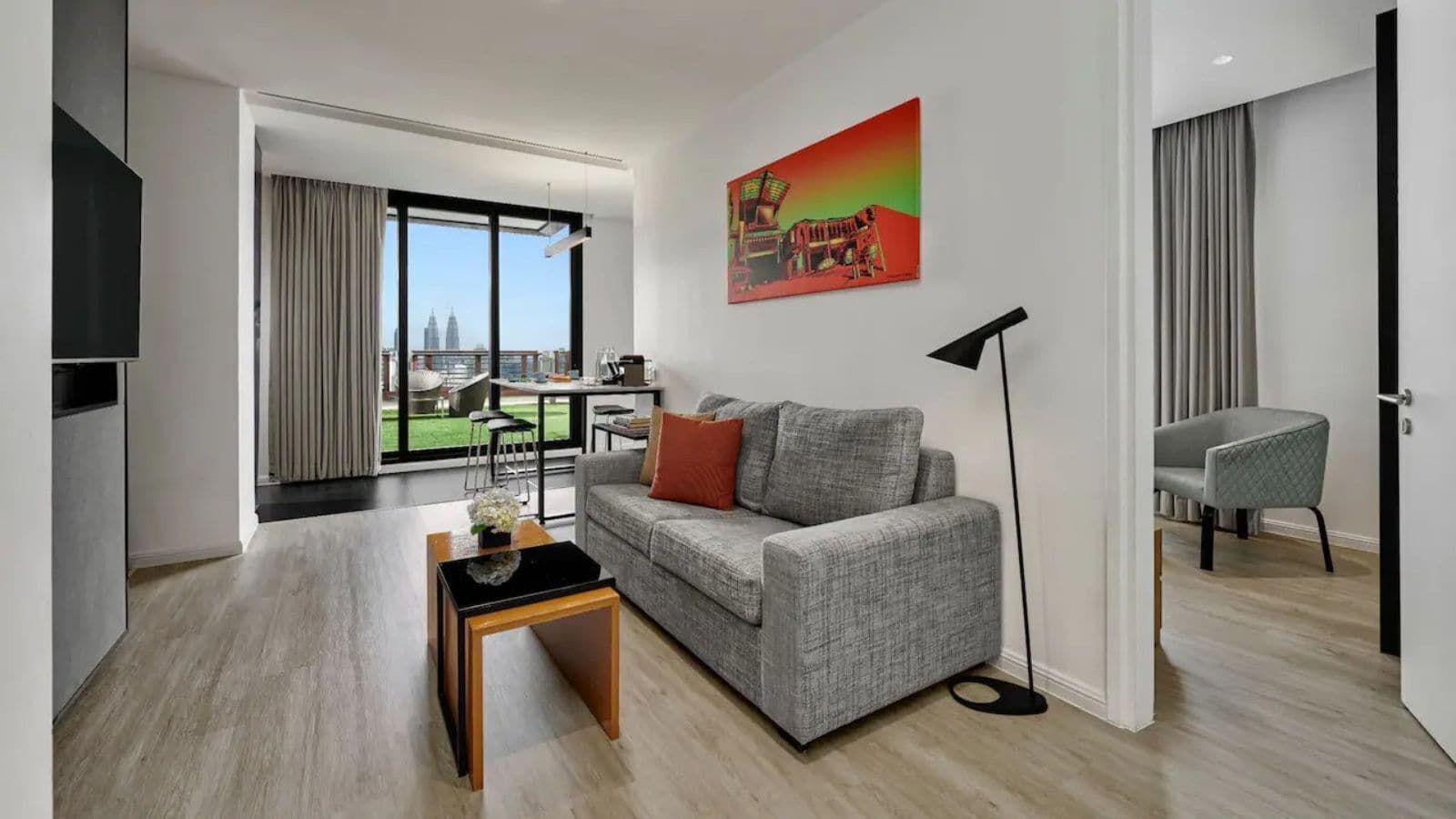 suite (sky suite) | premium bedding, pillow-top beds, in-room safe, desk