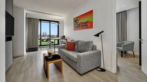 Premium bedding, pillow-top beds, in-room safe, desk - Hyatt House Kuala Lumpur, Mont Kiara (Kuala Lumpur)