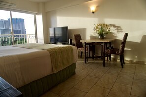1 bedroom, iron/ironing board, free WiFi, bed sheets - Waikiki Beach ocean view studio with pool access right on the white sand beach. (Honolulu)