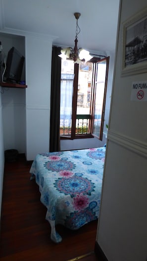Doppel- oder Zweibettzimmer, Gemeinschaftsbad