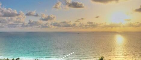 Beach nearby, sun-loungers, beach towels