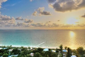 Beach nearby, sun-loungers, beach towels
