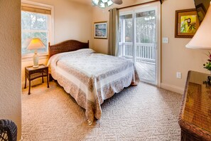 7 bedrooms, free WiFi, bed sheets - Soundside Dog Friendly w/ Private Pool, Hot Tub, Elevator, Community Boat Ramp (Salvo)