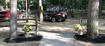 Cute Cottage on Arbutus Lake with Washer & Dryer, minutes to Traverse City