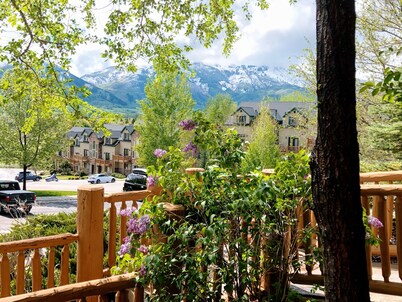 SUMMER ALERT - Steps to Hot Tub - Family friendly