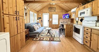 32 MI to Yellowstone | Mountain Views | Foxtail Cabin