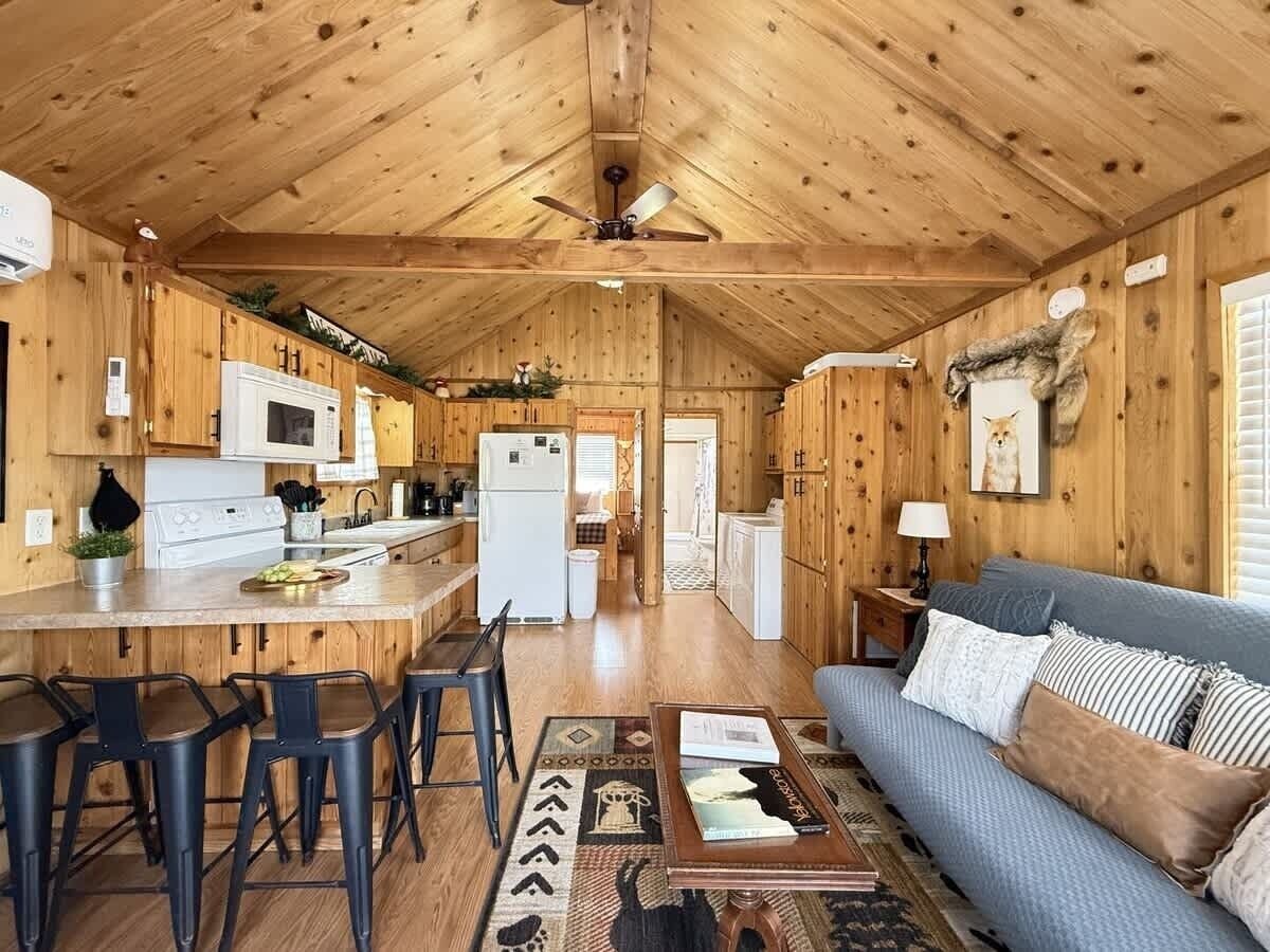 Fernseher, Kamin, Arbeitsbereiche