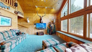 Televisión, chimenea, oficina