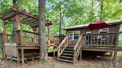 Cozy Cabin off the Arkansas River w/ Hot Tub!