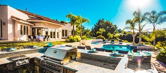 Grapevine by AvantStay | Secluded 5BR Villa | 4 Acres of Vineyards & Avo Groves!