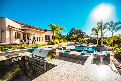 Grapevine by AvantStay | Secluded 5BR Villa | 4 Acres of Vineyards & Avo Groves!