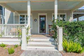 تفاصيل الفندق من الخارج