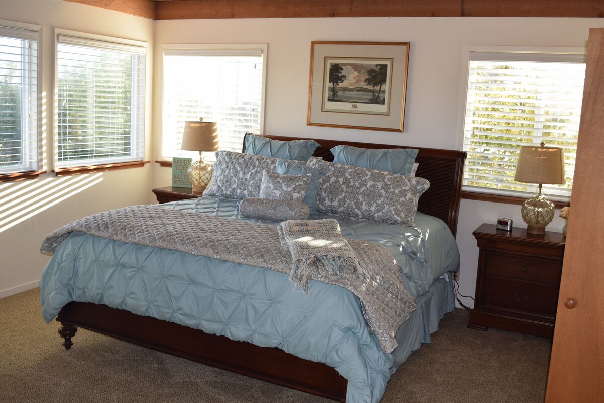 Photo 6 of Birdies, Beaches and Butterflies in Pacific Grove! Pet Friendly-Premier location