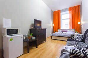 Iron/ironing board, free WiFi, bed sheets