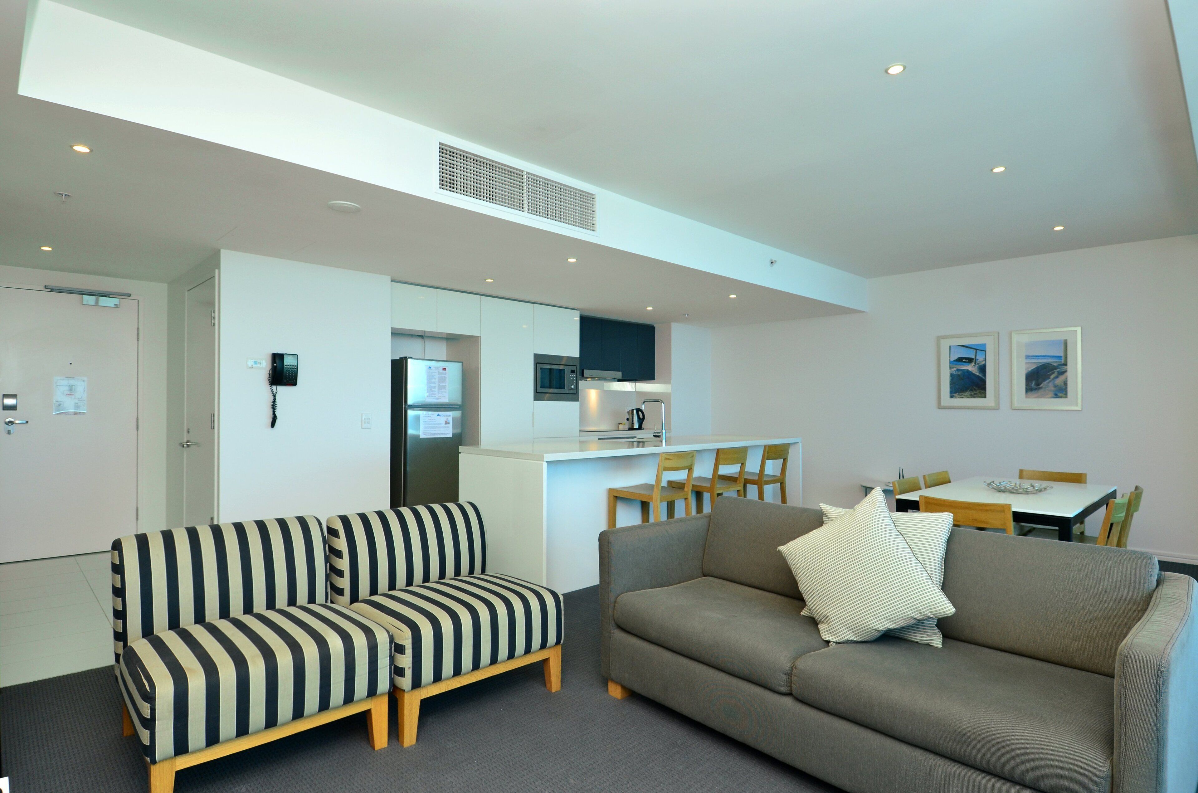 5*****Star Resort - Luxury - Metres from Cavill Mall — image 5