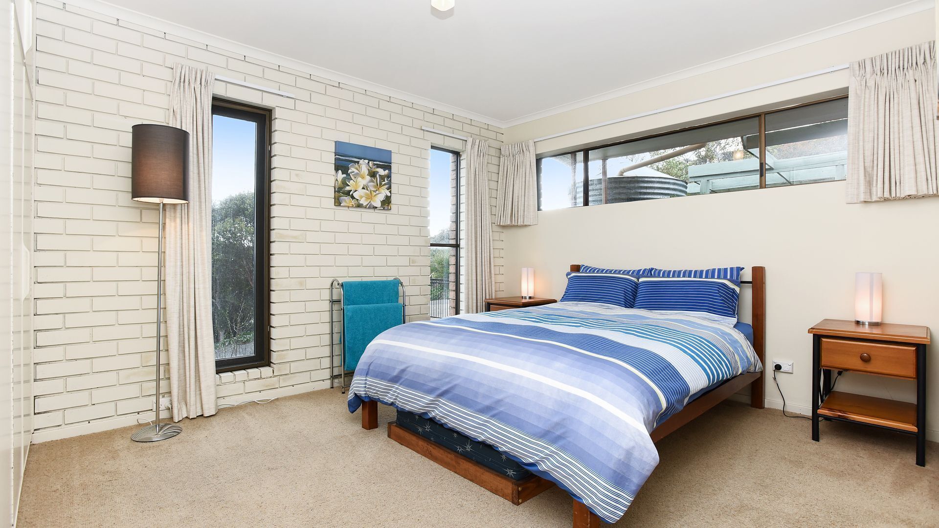 Bluffview Lookout at Victor - see whales! Free WIFI — image 14