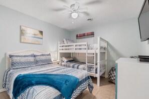 2 bedrooms, iron/ironing board, free WiFi, bed sheets