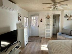 1 bedroom, iron/ironing board, WiFi, bed sheets - 2024 Remodeled Creekside Cabin Steps to Downtown Manitou Springs Lic#9244






 (Manitou Springs)