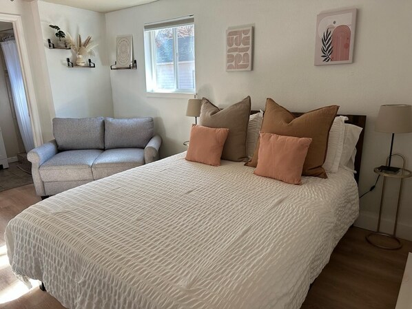 1 bedroom, iron/ironing board, WiFi, bed sheets
