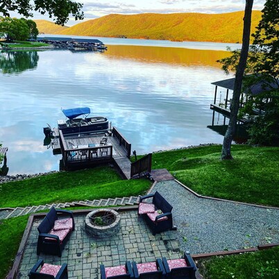 Lakefront with Amazing Mountain and Lake Views, Docks, Fire Pit, Kayaks and More