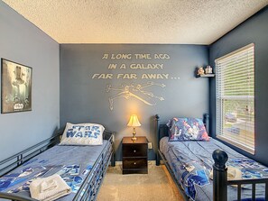 6 slaapkamers, een strijkplank/strijkijzer, gratis wifi, beddengoed