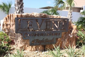 تفاصيل الفندق من الخارج