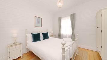 3 bedrooms, iron/ironing board, travel cot, free WiFi