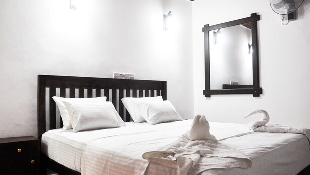 Unclassified image, 1 of 44, button - Shaa Lodge (Thissamaharama)