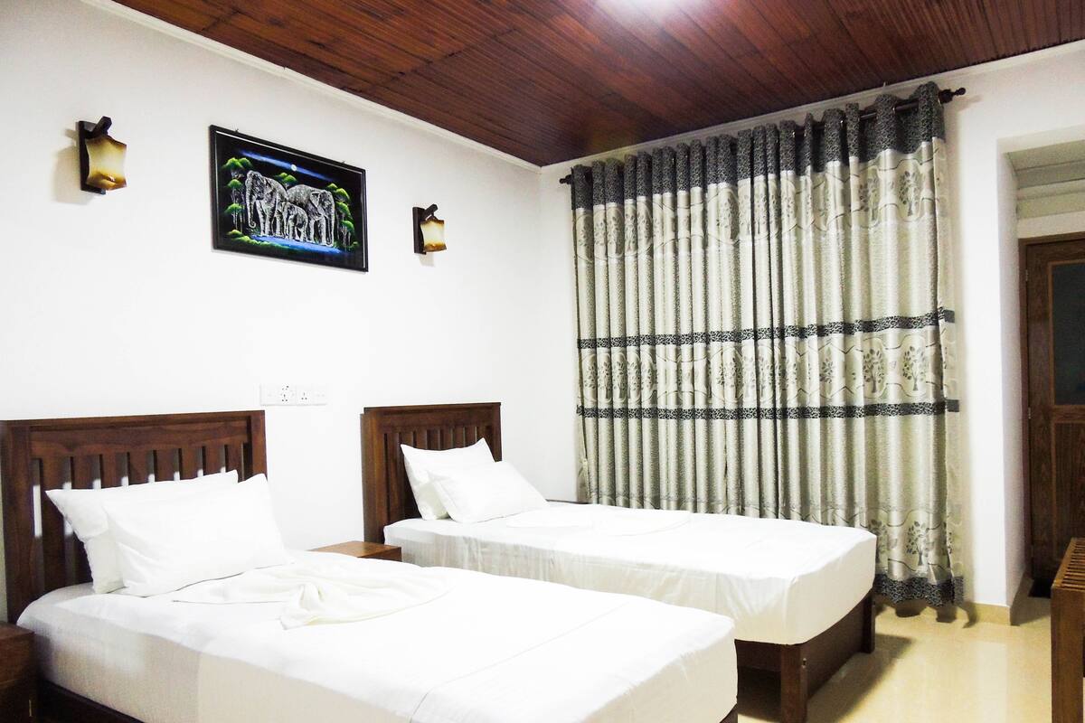 Deluxe Double Room, 2 Bedrooms, Garden View | 2 bedrooms, desk, iron/ironing board (on request), WiFi (free)