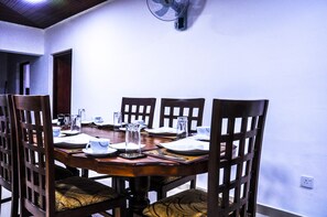 In-room dining - Shaa Lodge (Thissamaharama)