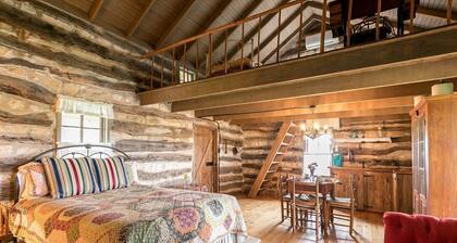 The Log Cabin | Charming Country Cabin