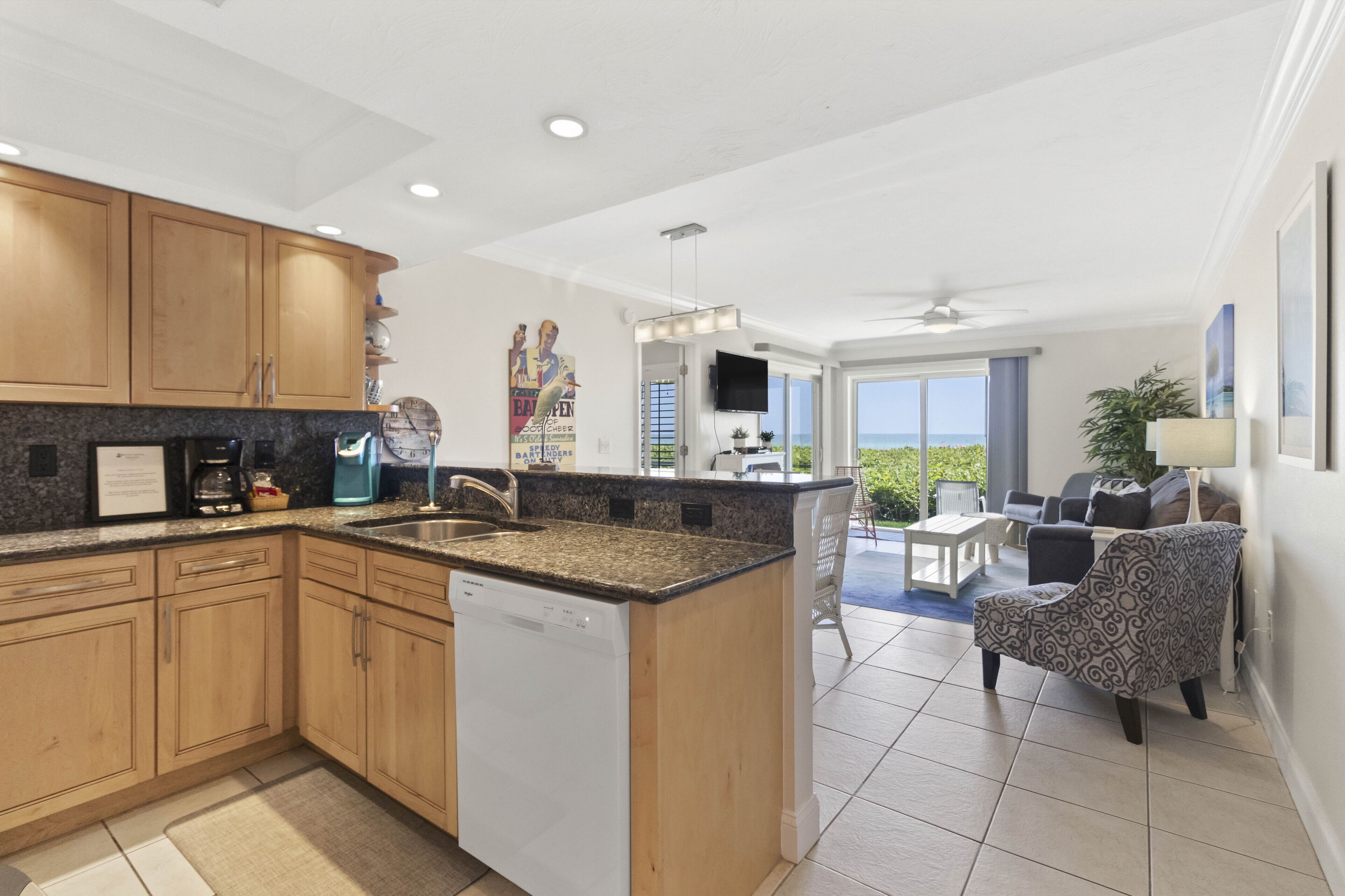 雪櫃、微波爐、焗爐、爐具