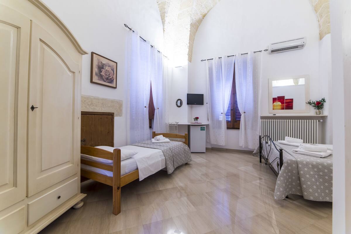 Comfort Triple Room, Ensuite, City View | Frette Italian sheets, premium bedding, down comforters, minibar
