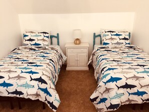2 bedrooms, iron/ironing board, WiFi, bed sheets - Port Royal Paradise (minutes from Parris Island and downtown Beaufort) (Port Royal)