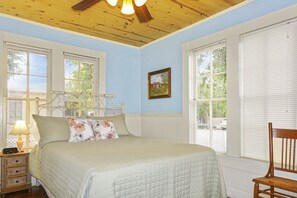 2 室のベッドルーム、アイロン / アイロン台、WiFi、ベッドシーツ