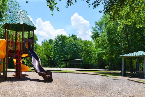 Volleyball, basketball and childrens area at the Seabrook park across the street