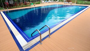 Outdoor pool - Akore Myanmar Life Hotel (Yangon)