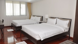 Premier Deluxe Twin Room  | Premium bedding, minibar, desk, laptop workspace - Akore Myanmar Life Hotel (Yangon)