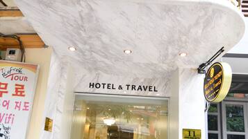 Fachada de la propiedad