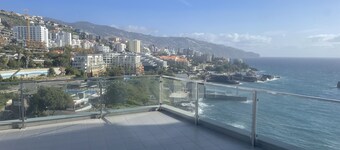 Funchal WaterFront Apartment in Lido with sea acces.