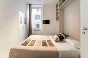 3 habitaciones, caja de seguridad en la habitación y escritorio