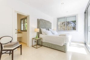 4 Schlafzimmer, Zimmersafe, Bügeleisen/Bügelbrett, kostenloses WLAN