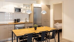 Private kitchen - DELUXE THREE BEDROOM APARTMENT (Barcelona)