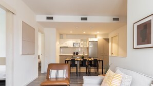 Living area - DELUXE THREE BEDROOM APARTMENT (Barcelona)