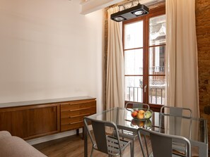 Dining - Premium One bedroom Apartment (Barcelona)