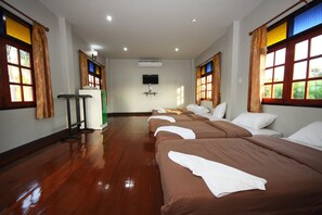 Blackout curtains, soundproofing, free WiFi - Rai Lam Poo Farm and Camping Resort (Nakhon Sawan)