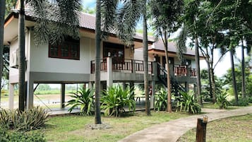 Family Room | Terrace/patio